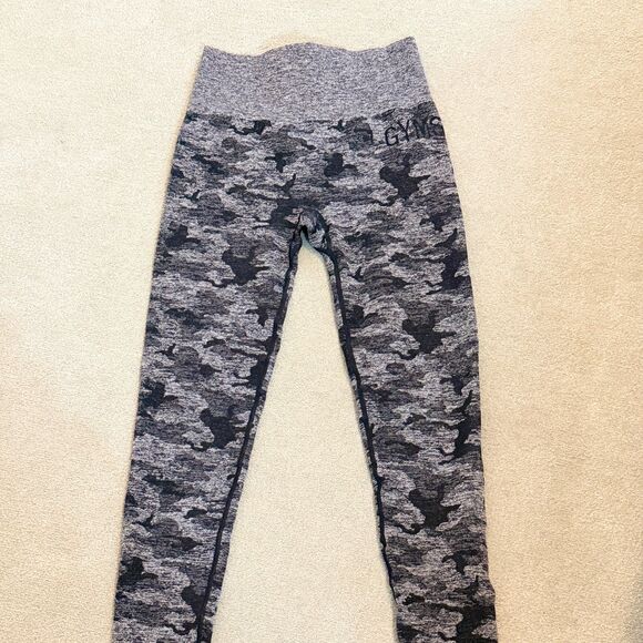 Gymshark Camo Compression Seamless Leggings - Women's Small - Picture 1 of 3